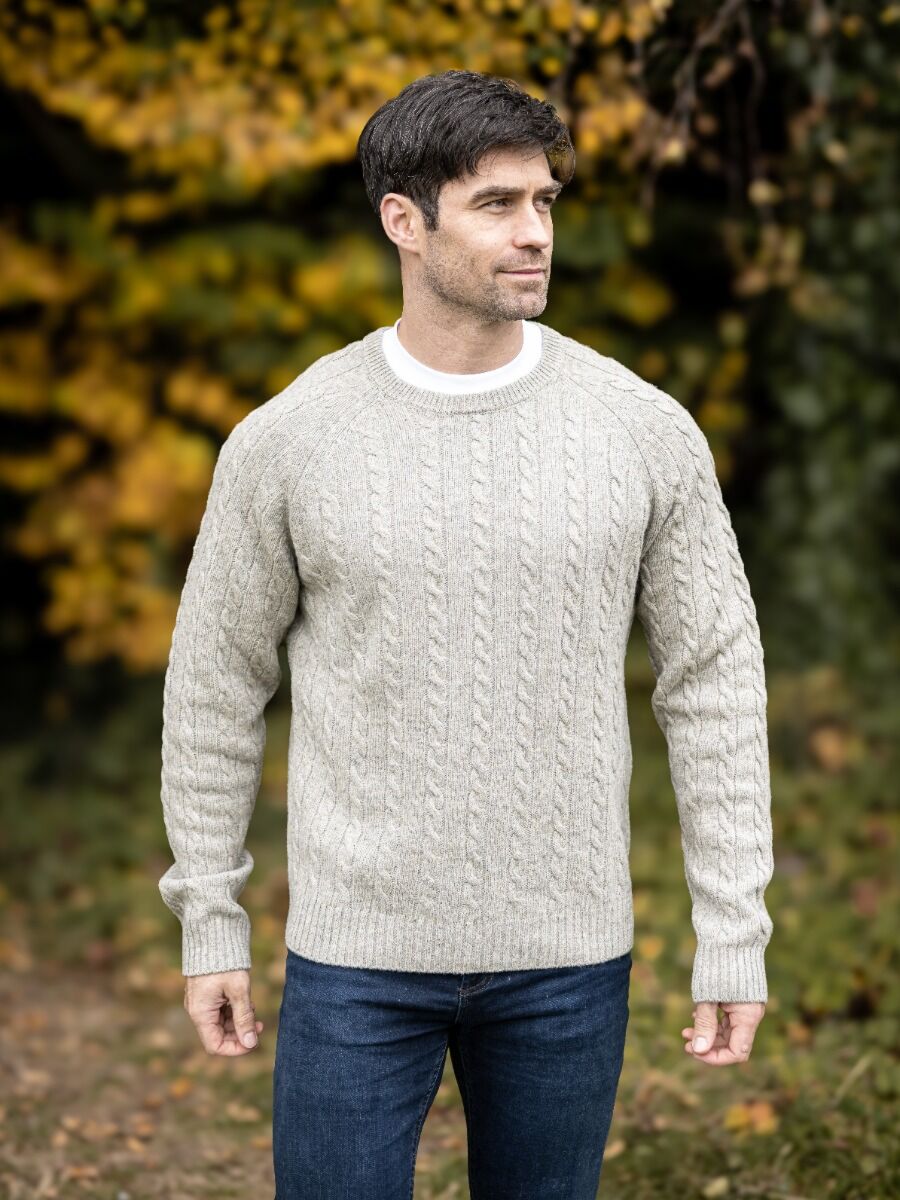 100% Lambswool Cable Knit Crew Neck Oatmeal