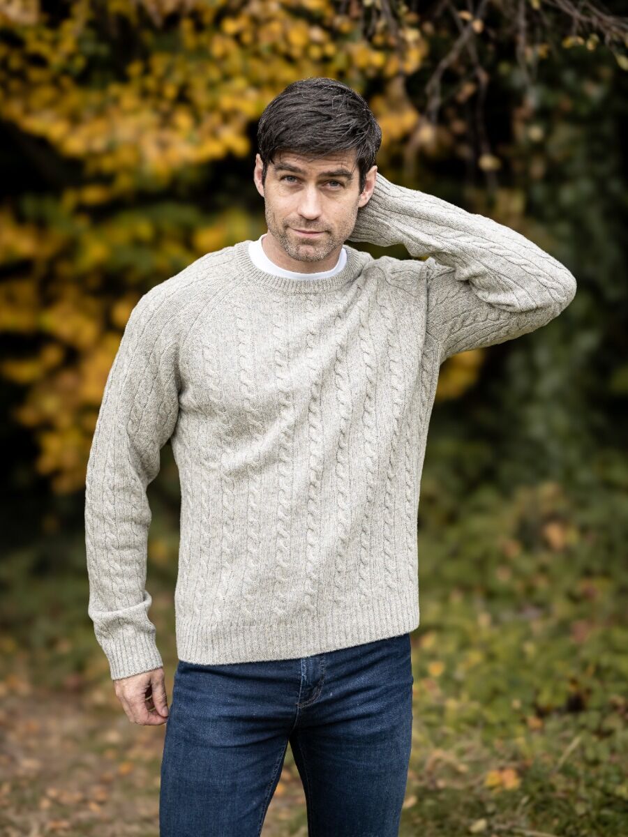 100% Lambswool Cable Knit Crew Neck Oatmeal