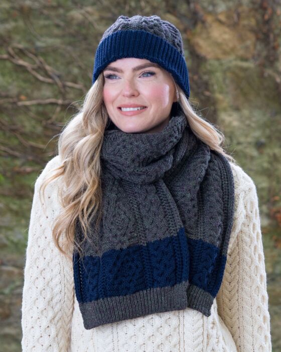 Lauw Aantrekkingskracht commentator Hat and Scarf Set - 100% Merino Wool - ONE SIZE - Forest Green / Navy | The  Sweater Shop