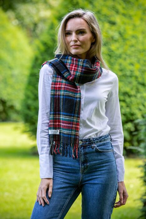100% Lambswool Tartan Scarf Black Stewart