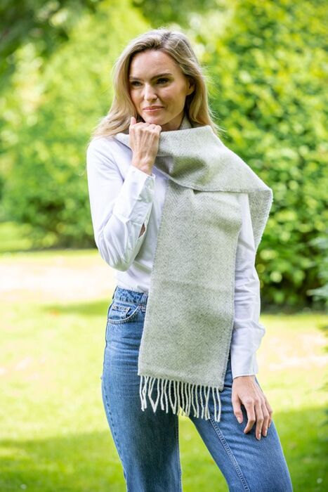 Pale grey cashmere deals scarf