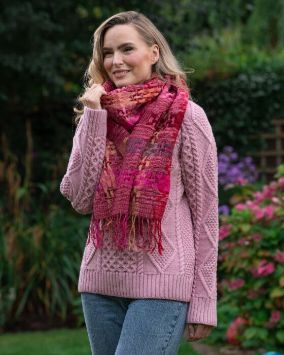 Red outlet pink scarf