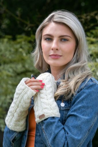 Aran Cable Handwarmers Natural White