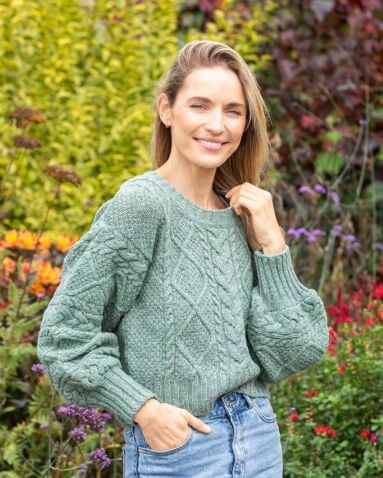 Cable Knit Cropped Crew Neck Sweater Apple