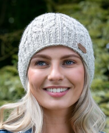 Erin Cable Knit Hat Oatmeal