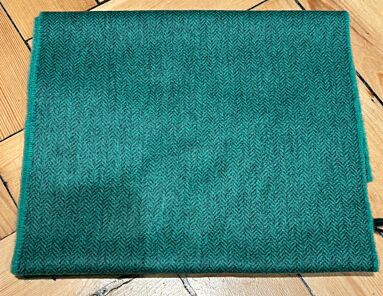 100% Cashmere Scarf Green Herringbone