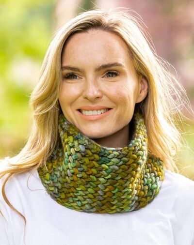 Super Soft Hand Made Snood Green 