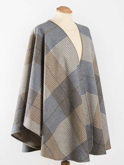 100% Lambswool Cape - Sue 616