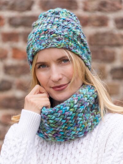 Super Soft Merino Wool Handmade Snood and Hat Set - Turquoise